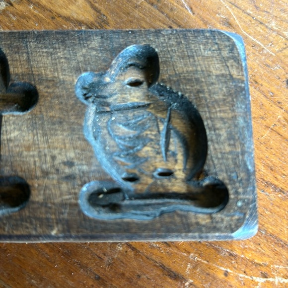 Vintage walnut stain wooden folk art rustic style 3 figure wall hanging - Picture 4 of 12